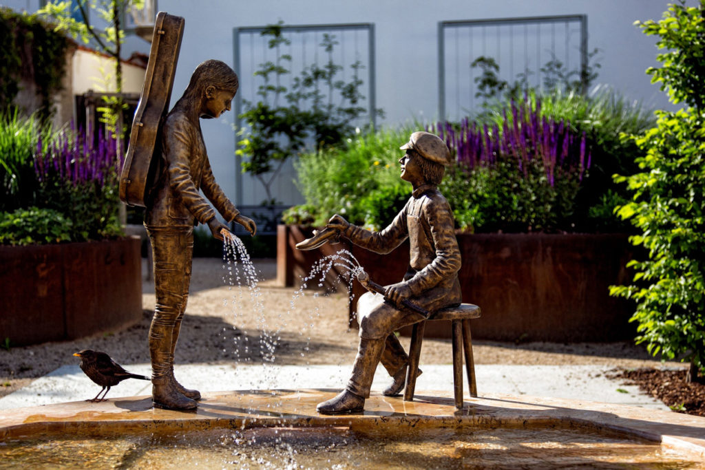 Brunnen im Duftgarten (Schrobenhausen, Bild: Fotoclub Schrobenhausen)